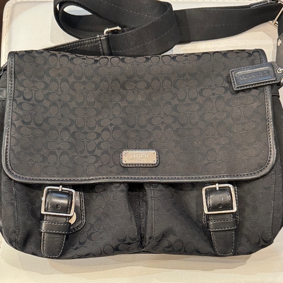 Coach Signature Black Messenger Bag - EUC - Picture 1 of 11